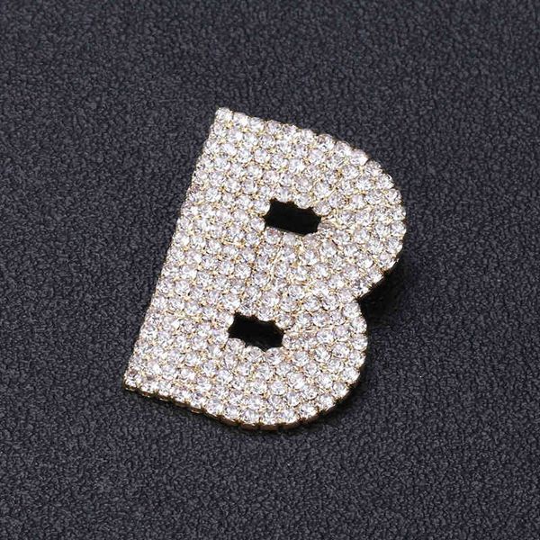 

factory gold letter b temperament inlaid with diamond, popular design, simple personality and atmosphere, men's and women's brooch