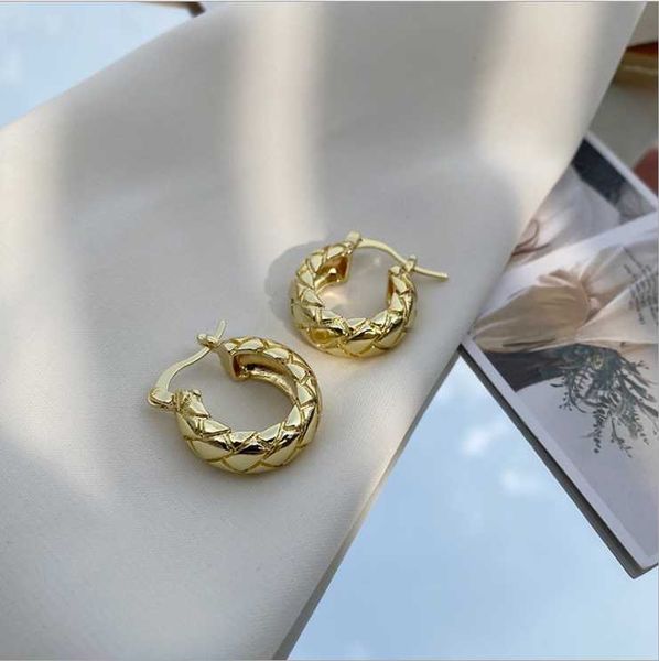 

hoop & huggie retro metal ear earrings female 2021 trendy jewelry, Golden;silver