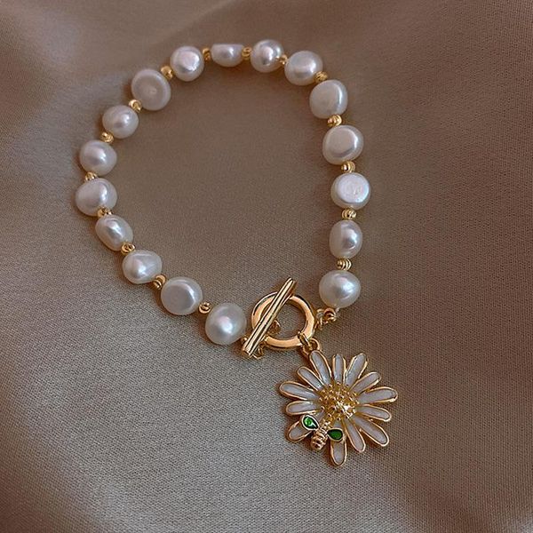 

charm bracelets south korea tanshui pearl daisy bracelet women's niche design advanced simple temperament, Golden;silver