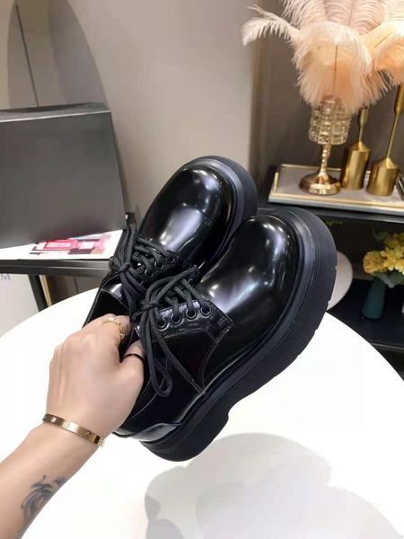 

2021 designer's latest custom logo women's short boots leather non slip rubber sole luxury comfort exquisite technology 35-40, Black