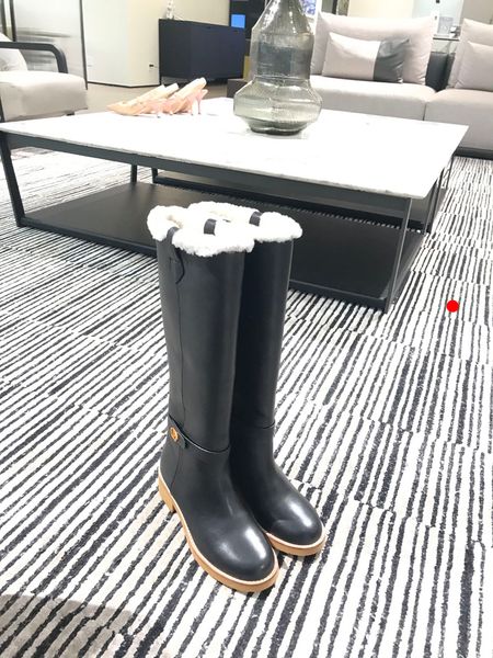 

2022 women designer boots desert boot flamingos love arrow 100% real leather medal coarse non-slip winter shoes size eu35-40 -m240, Black