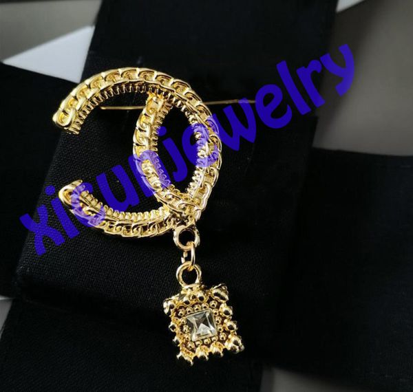 

zero profit fashion designer letter brooch for women gold plated brooches badge crystal pin paris pins, Gray