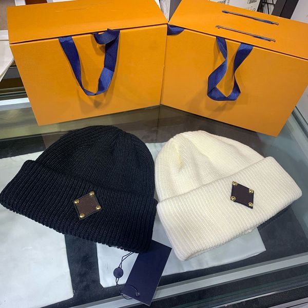 

2021 new letters leather rabbit down caps women winter thickening net red knitted cap men fashion cold cap freight free, Blue;gray