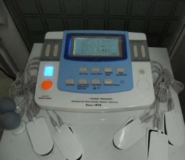 Massageador de corpo inteiro semi-condutor laser Fisioterapia Acupuntura Dispositivo Médico Máquina de terapia de ultrassom integrada para alívio da dor