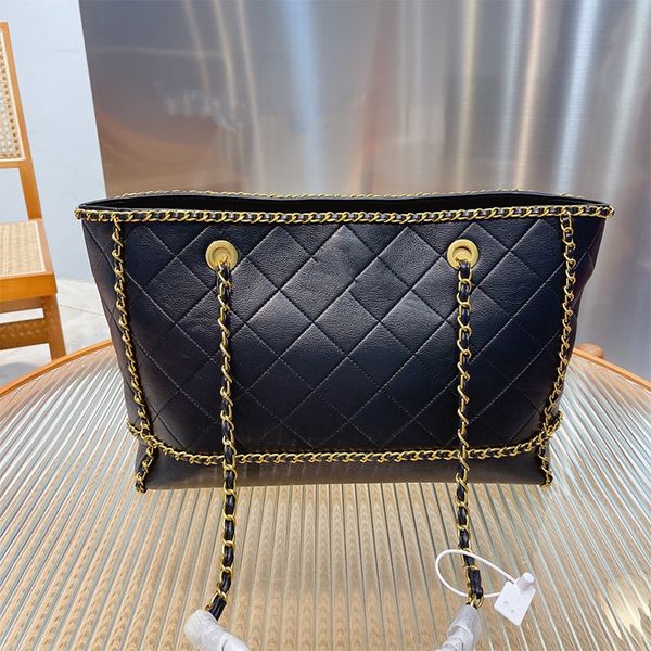

new fashion women's shoulder bag classic large-capacity luxury imitation brand diamond chain designer handbag leather outdoor travel me