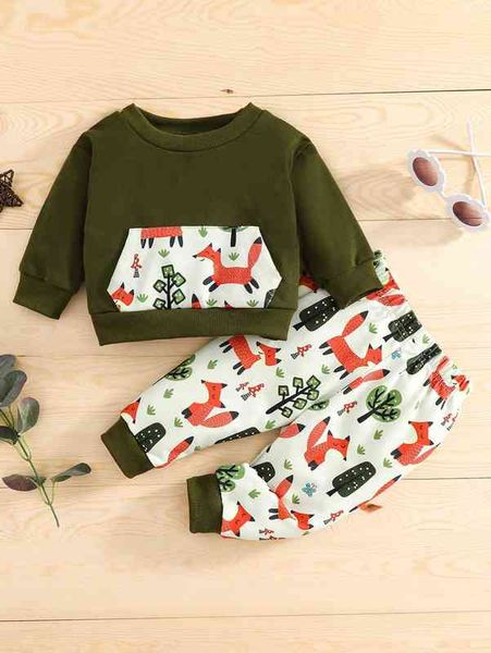 

baby cartoon graphic kangaroo pocket pullover & sweatpants she, White