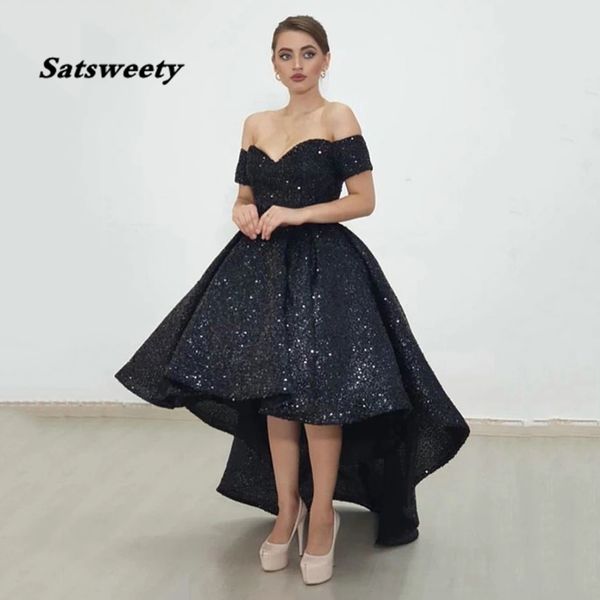 Funkelnde schwarze High-Low-Abschlussballkleider 2021 Sexy schulterfreies formelles Pailletten-Kurzabend-Partykleid Saudi Arbia Lady Gala-Kleid