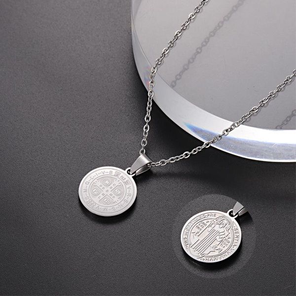 

pendant necklaces 20pcs 15mm rounds engrave jesus retro cross stainless steel chain chorker for womens mens gift, Silver