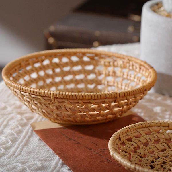 

storage baskets round hand-woven bread basket bamboo rattan woven tray food serving platter for dinner parties coffee breakfast home decorat