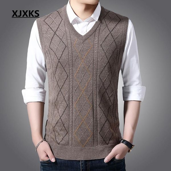 

men's vests xjxks 2021 autumn winter loose plus size men sweater vest high-end cashmere knitted sleeveless pullover, Black;white