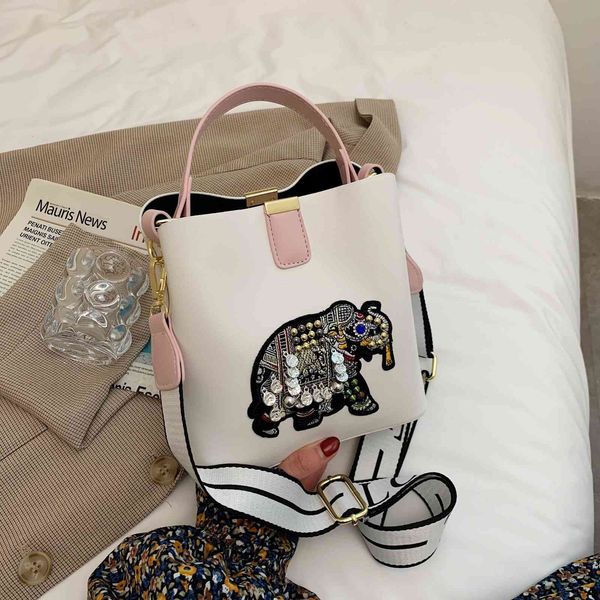 

bucket women's 2021 new fashion cartoon doctor's hand bill of lading shoulder korean 100 broadband messenger bag