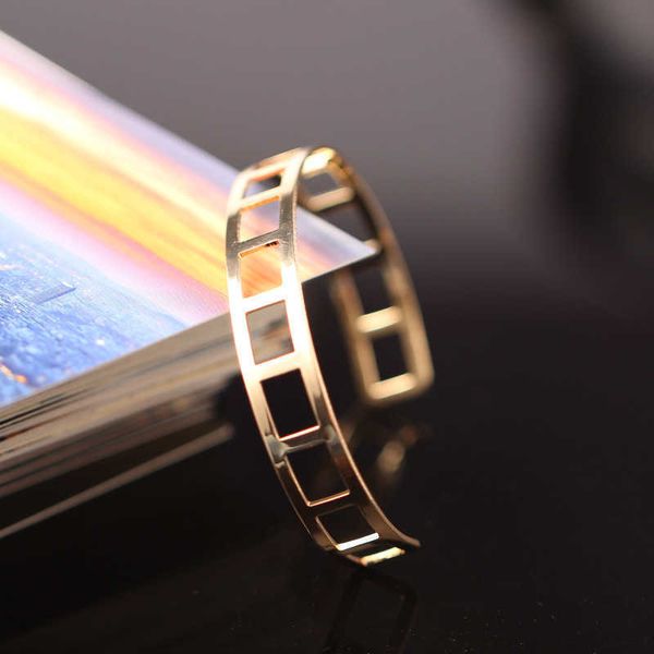 

selling geometric opening square smooth face hollow bracelet women simple fashion bracelet q0717, Black