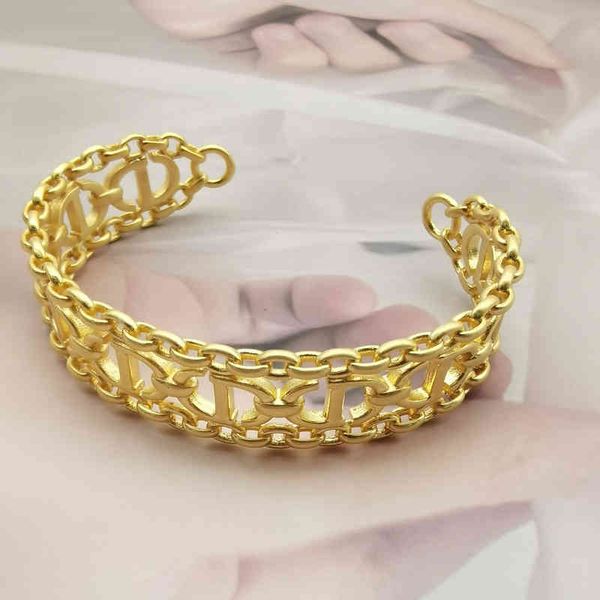 

70% off high sense light luxury letter cd bracelet opening fashion hollow temperament simple texture women, Black