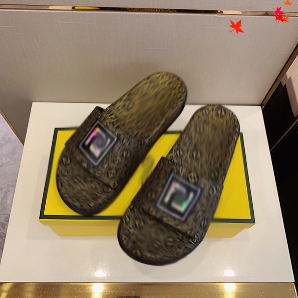 

2021 slipper designer slide summer sandals fashion men beach indoor flat flip flops leather luxurys shoes mens slippers with box size 39-45, Black