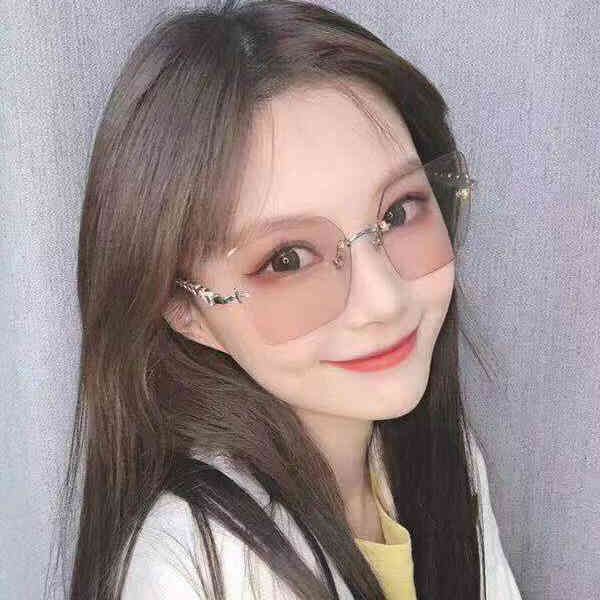 

75% off high version g family crystal diamond rivet frameless square ins star net red sunglasses gg0644s, White;black