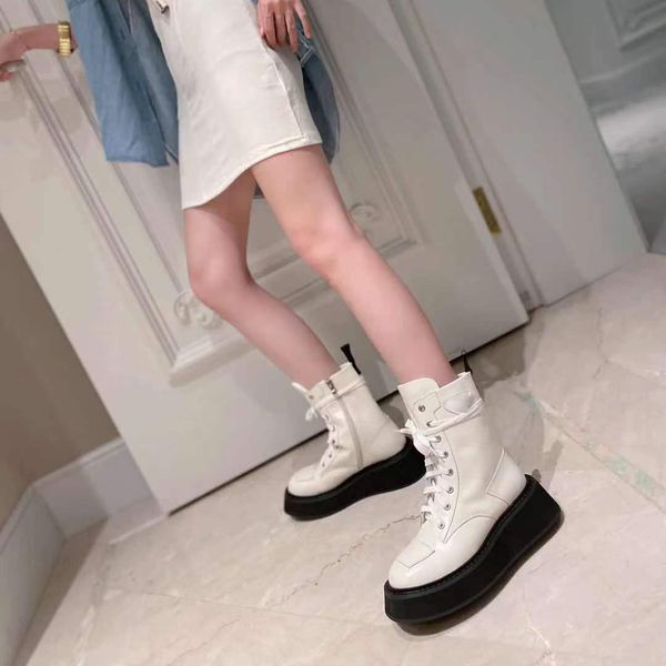 

snow boots thick bottom fall and winter new fashion flat boot luxury designer leather woman goddess has long legs halloween shoes, Black