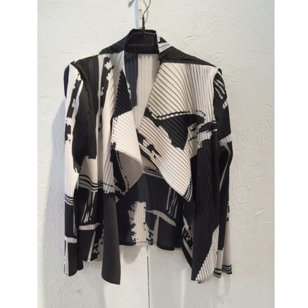 

women's fur & faux changpleat 2021 spring new women basic jacket coats miyak pleated fashion printed long sleeve loose female outs, Black