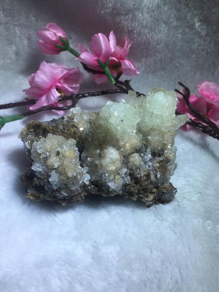 

apophylite specimen decorative objects & figurines