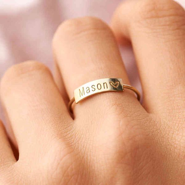 Minimalistischer rechteckiger Siegelring für Frauen, personalisiertes Namensstempelband, goldfarbener Edelstahlschmuck, individuelles Initialgeschenk