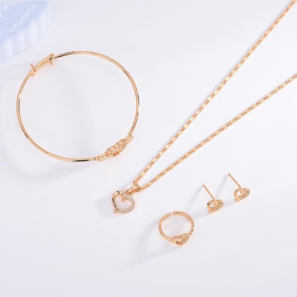 Brincos colar 4 em 1 colo de cor de ouro de cobre bracelete anel de bracelete conjunto de jóias de diamante em forma de coração em forma de coração presente
