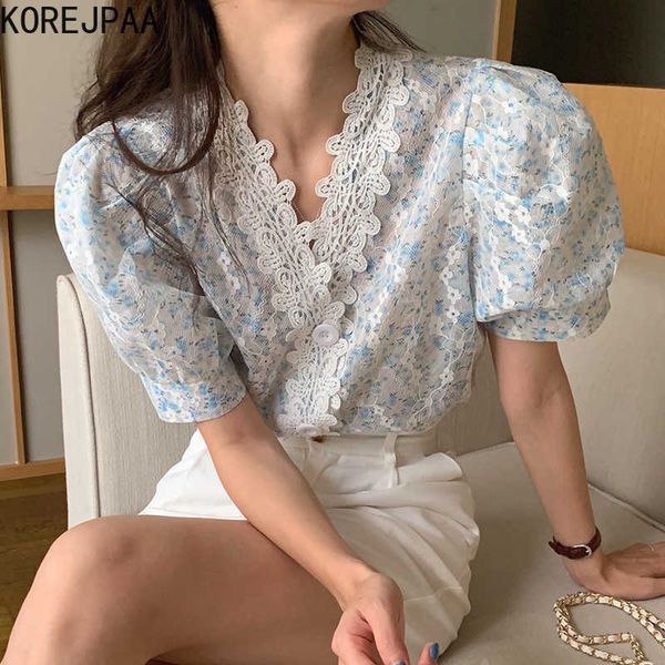

korejpaa women shirt summer korean chic gentle thin v-neck lace stitching single-breasted puff sleeve small floral blouses 210526, White