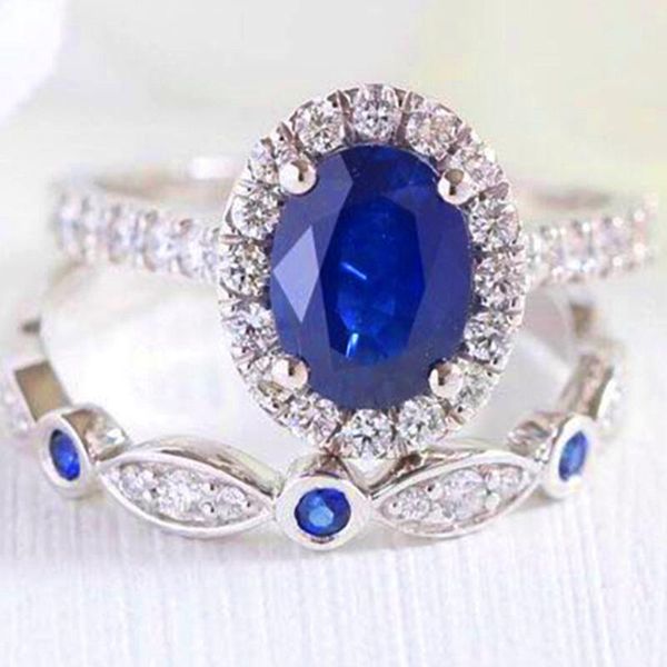 

cluster rings fashion temperament egg-shaped blue crystal ring simple creative inlaid white ladies banquet whole sale, Golden;silver