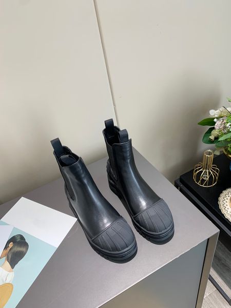 

designer luxury fashion casual women's boots, solid color, fashionable and versatile, comfortable ,wear-resistant,, Black