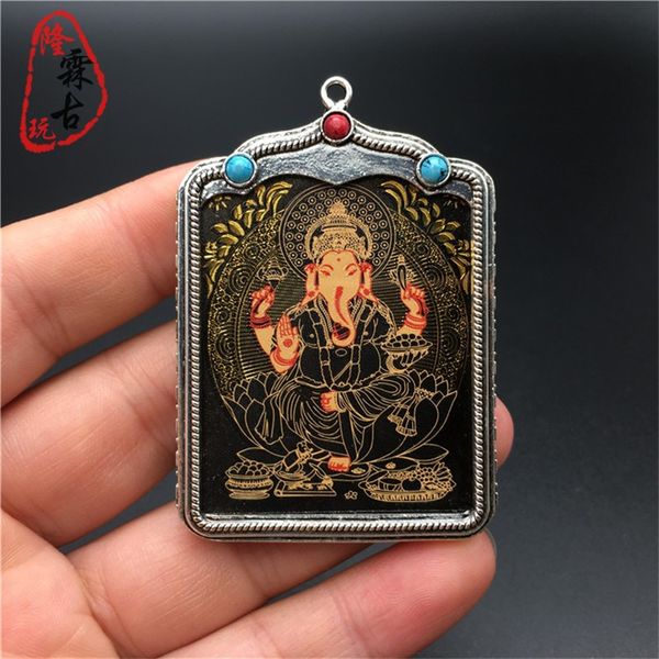 Antiga prata tibetana incrustada com o ouro preto de Thangka e Mammon Brand Nepal National Pendant