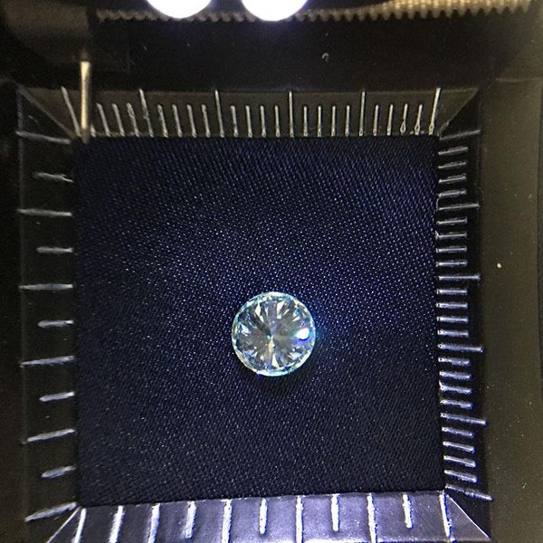 

loose gemstones round excellent cut moissanite slight blue 6.5mm 1 carat moissanites gems stones for jewelry brilliant vvs clarity, Black
