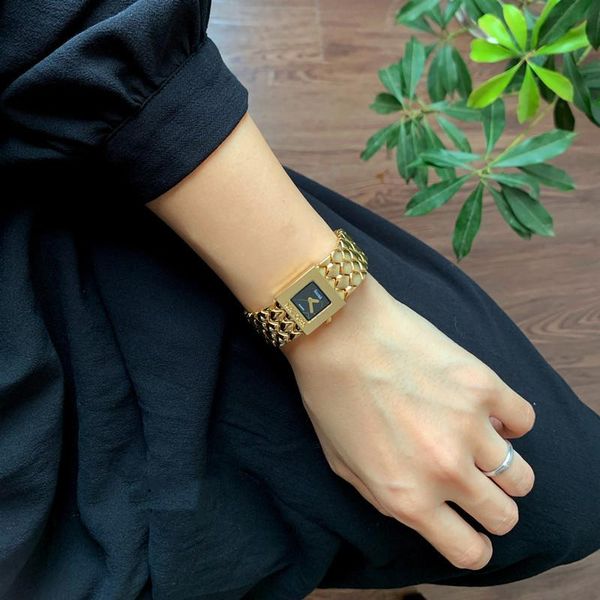 

wristwatches 2022 royal women's watch square dial gold retro style steel luxury fashion bracelet, Slivery;brown