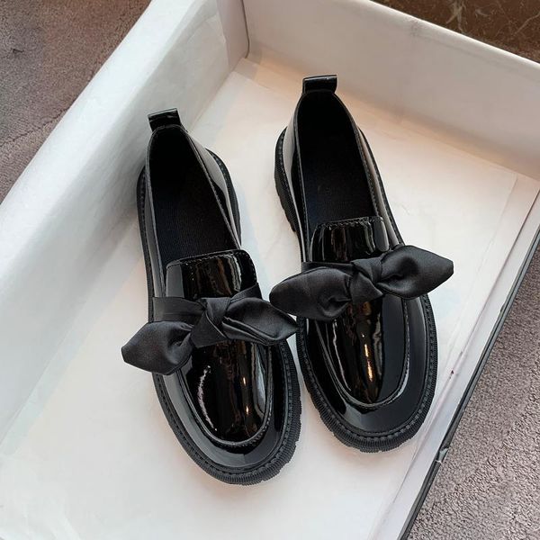 Scarpe eleganti 2021 Piccole donne in pelle nera British Primavera e autunno Tutto-fiammifero Tinta unita tinta unita con suola spessa Fiocco da donna