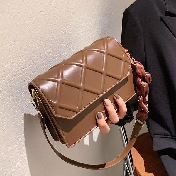

shoulder bags niche design retro bag 2021 female messenger senior underarm square width: 20cm
