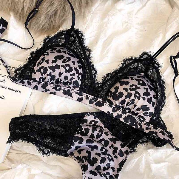 

triangle cup suit no steel hoop leopard thong underwear bra, Black;white