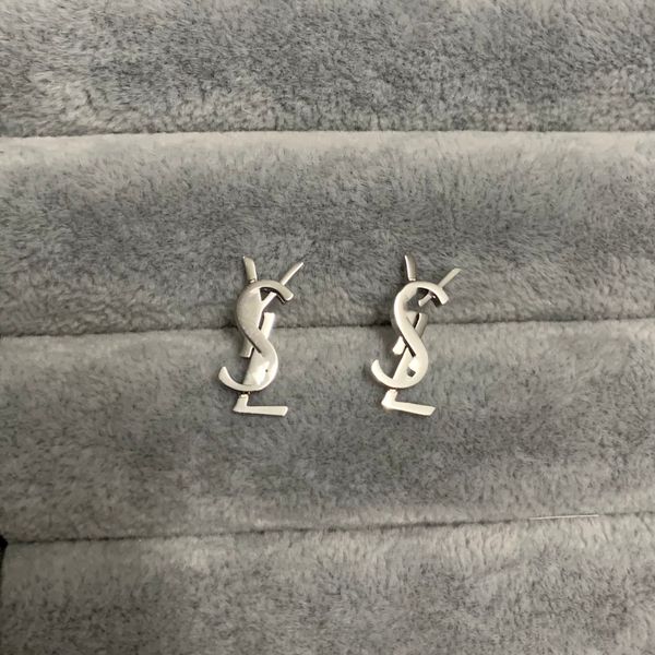 

2021 never fade hip hop hollow polished tiny letter stud earrings 18k gold rose silver stainless steel men women boys wedding gift jewelry, Golden;silver