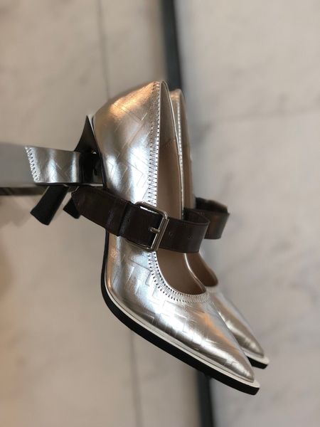 

2021 fashion high heels shoes designer women pointed toe low heel shoess woman gladiaor sandals lady brand design mesh womens shoe with box, Black