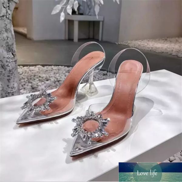 Sapatos de qualidade de venda BEGUM CRISTAL-Embelished PVC Bombas de Slingback Muaddi Reabastecimento Begum Sandals PVC Sandálias Saltos Altos