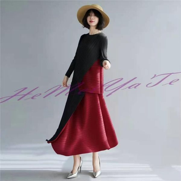 

dress the fold long sleeve loose o-neck t-shirt + pleated skirt irregular patchwork two-piece outfit, Black;gray