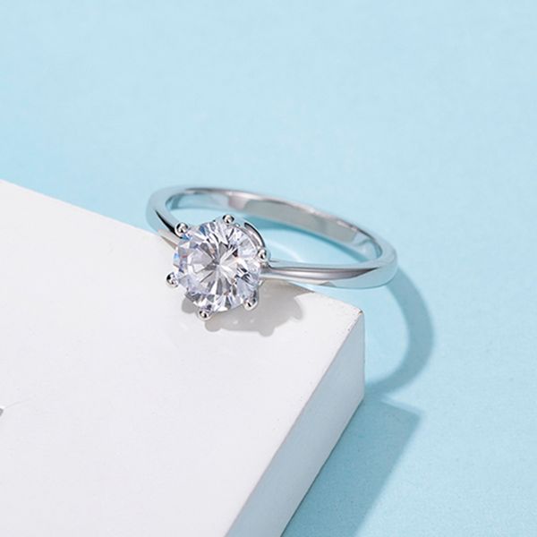 

925 silver moissanite ring 6 claws smooth setting exquisite design engagement anniversary ring 1ct round excellent cut, Slivery;golden