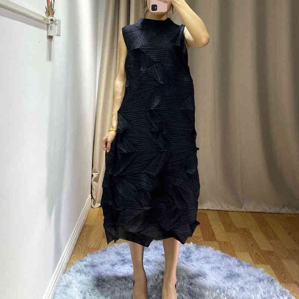 

dress miyake women's summer dresses general high collar size large sleeveless plied to line 1028, Black;gray