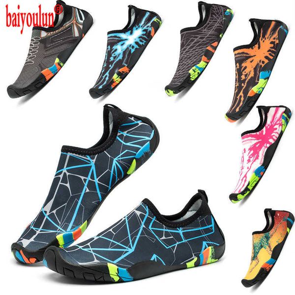 2021 Männer Sommer Wasser Beach Sandalen schnell trocken stromaufwärts schuhe Frau schwimmen Diving Pantoffeln Surfen Socken Tenis Maskulino X0728