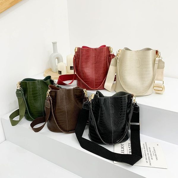 

messenger bags messenger bagsfashion crocodile women's bucket shoulder bag