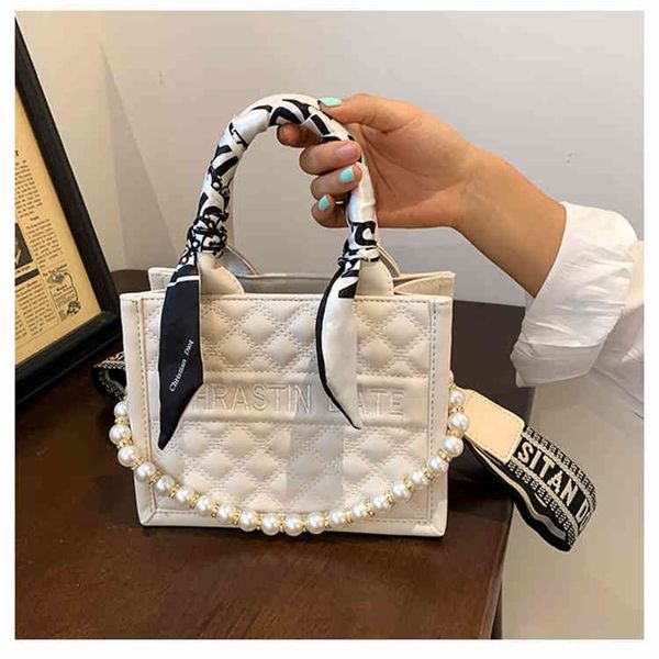 

68% off 60% off large capacity hand new fashion lingge messenger bag autumn and winter simple temperament one shoulder tote bag