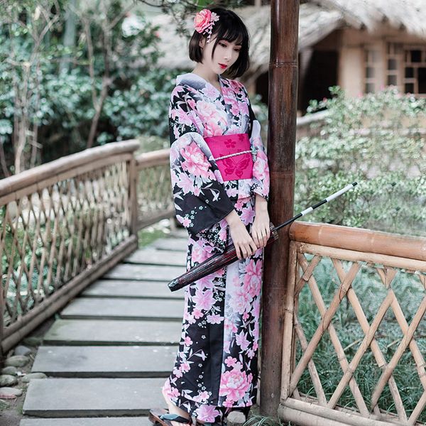 Abbigliamento etnico asiatico in poliestere kimono rosa femminile Accappatoio modello Sakura Accappatoio + cintura per conferenza con fuochi d'artificio giapponesi