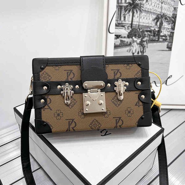 

factory wholesale bag female type messenger shoulder bag printed small square bag personalized box buckle old flower fashion