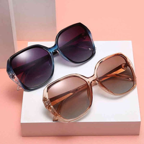 

new polarized anti ultraviolet high-end fashion women's net red sunglass korean ultra clear sunglass star same round, White;black