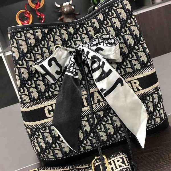 

50% discount bags 2022 fashion new original embroidered european and american female messenger versatile exquisite shopping bag of the luxur