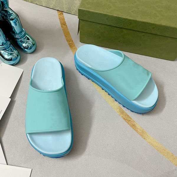 

women's slide sandal with embossed interlocking letters designers slippers gear bottoms rubber mules pool summer beach sandals with box, Black