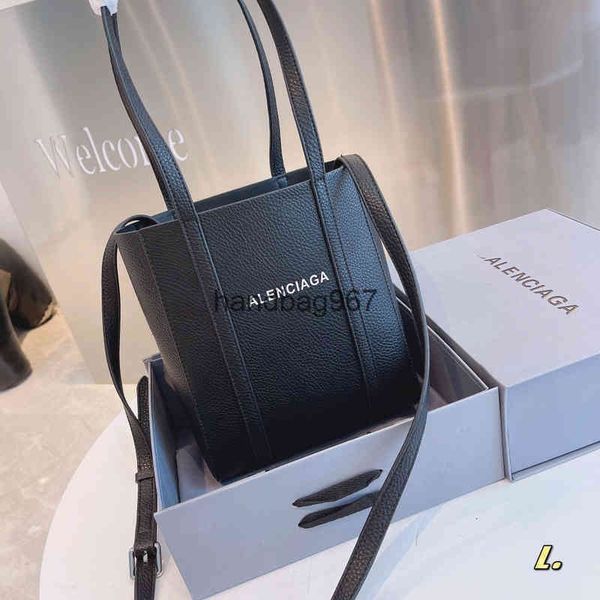 

bags designer women's 2022 designers balencaigas's's bag paris style leather mobile camera mini tote shopping