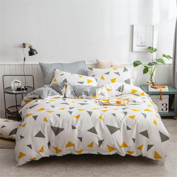 Conjuntos de cama Conjunto simples de edredom de padrão Styetriangular 3pcs Tampa de edredão e fronha para uma única cama Doule Home Textile 220 240Bedding SE