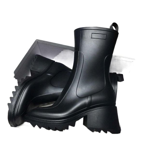 

2022 betty designer boots pvc heeled zip boot women square toe knee booties rubber platform rain shoes waterproof welly shoe, Black